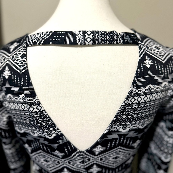 Divided, H&M Dress, long sleeves, stretchy, Fit & Flare, SZ 6. - Picture 6 of 9